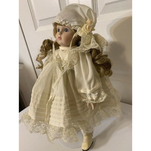 Vintage Musical Porcelain Bradley’s Doll Big Eye Girl 14” - Picture 9 of 11